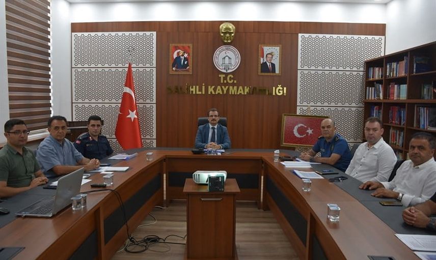 Salihli'de metruk yapı ve hurda araç temizliğinde yüzde 80'e yakın ilerleme