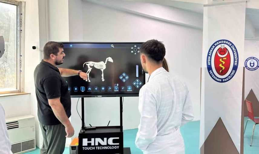 Adü’de veteriner öğrencileri sanal gerçeklik ve üç boyutlu modellerle anatomiyi derinlemesine inceliyor
