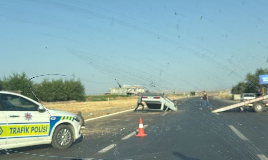 Adıyaman-Şanlıurfa yolunda kontrolü kaybeden araç takla attı, 1 yaralı