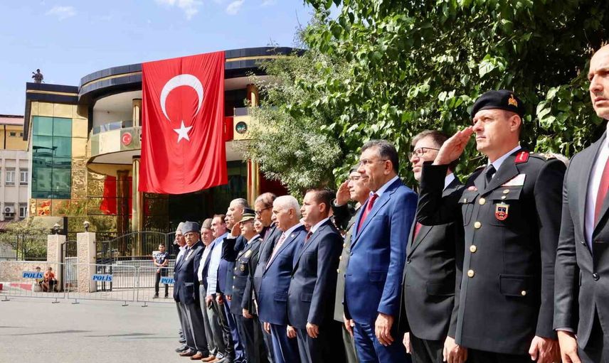Siirt'te gaziler günü törenleri valilik ev sahipliğinde sürdü