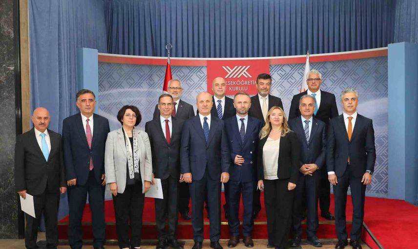 Zonguldak Bülent Ecevit Üniversitesi rektörlüğüne atanan Prof. Dr. Ahmet Ulusoy'a mazbata verildi