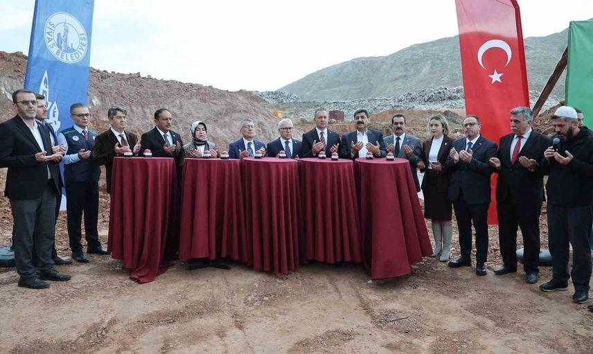 Sivas’ın 20 yıllık atık planı: 636 milyon TL'lik düzenli depolama tesisinin temeli atıldı