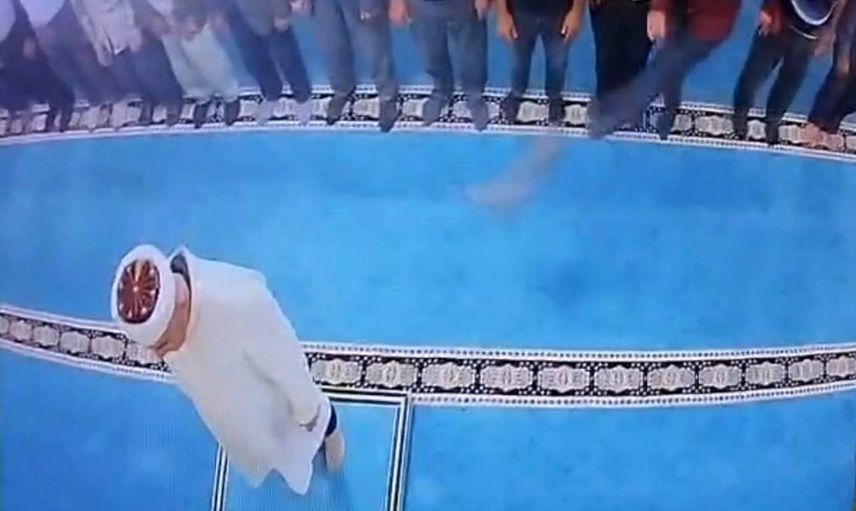 Erzurum'daki camide kediyi tekmeleyen kişi savcılıkça serbest bırakıldı