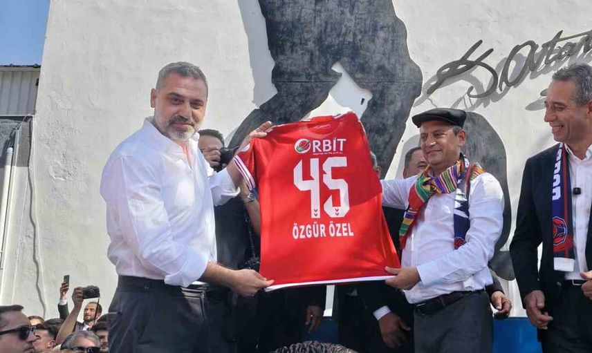 Silifke'de 'yılmayacağız, durmayacağız' diyen Özgür Özel: millet iradesine saygı gösterin