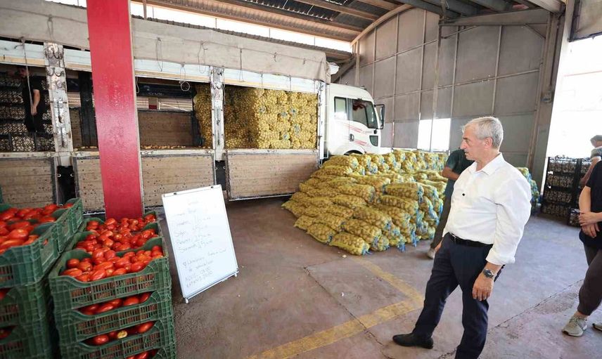 Tarla fiyatına alışverişle Şahinbey'de üretici ve tüketici buluşuyor