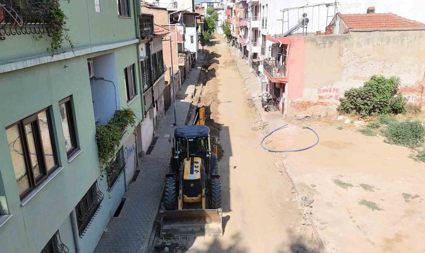 Nazilli'de yollar uzun ömür için önce altyapı yenileniyor