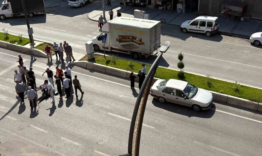 Karabük'te yaya geçidinde çarpılan 77 yaşındaki adam hastaneye kaldırıldı