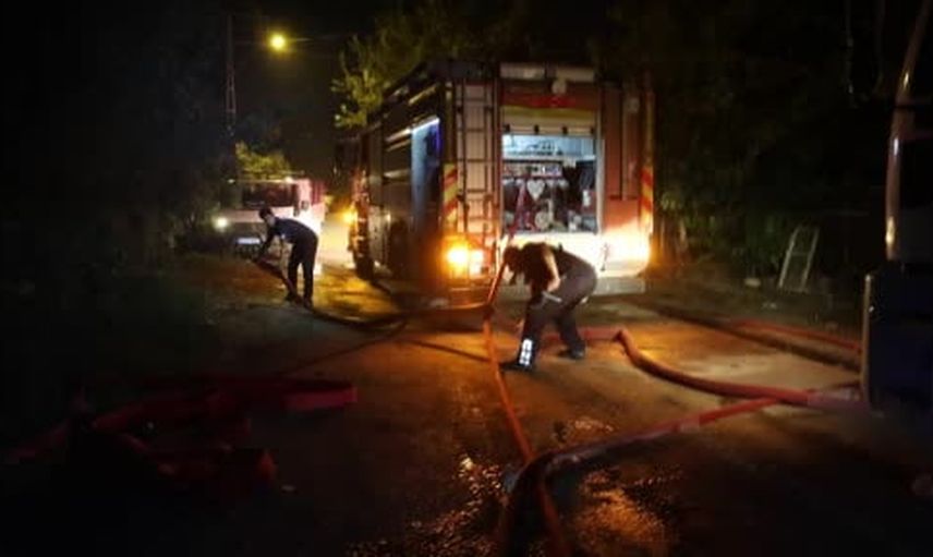 kışlık samanlar ve römork alevlere teslim oldu