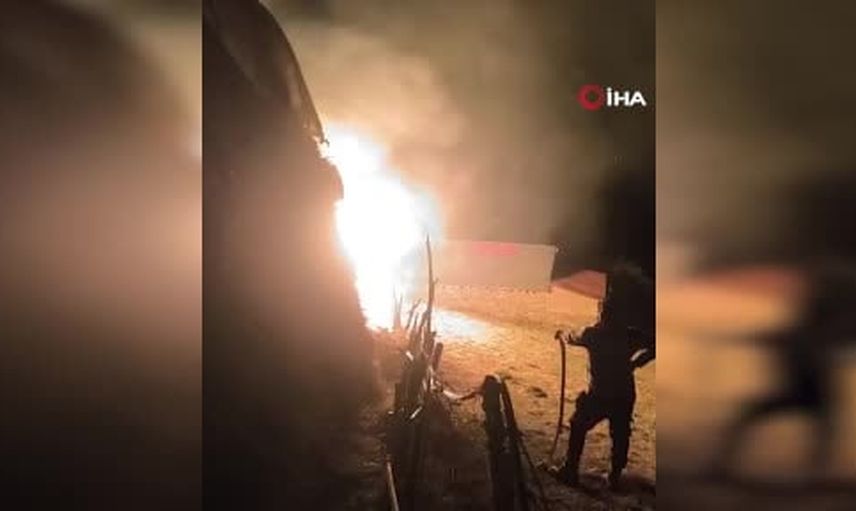 Hakkari Işıklar köyünde ot balyası yangını: yaklaşık 5 bin balya kullanılamaz hale geldi
