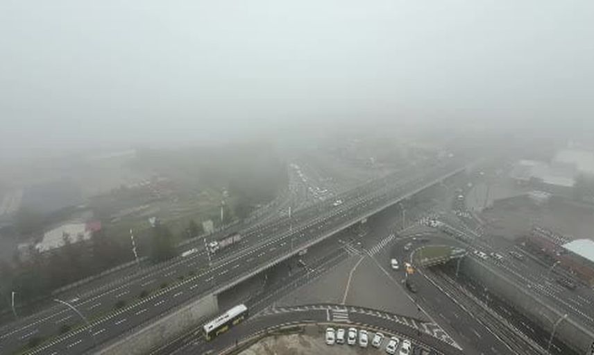 Sis sabah trafiğini yavaşlattı: Diyarbakır’da görüş mesafesi azaldı