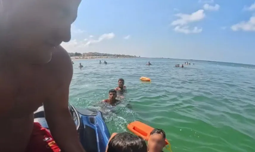 Karasu'da deniz kurtarmasında kritik anlar kameraya yansıdı