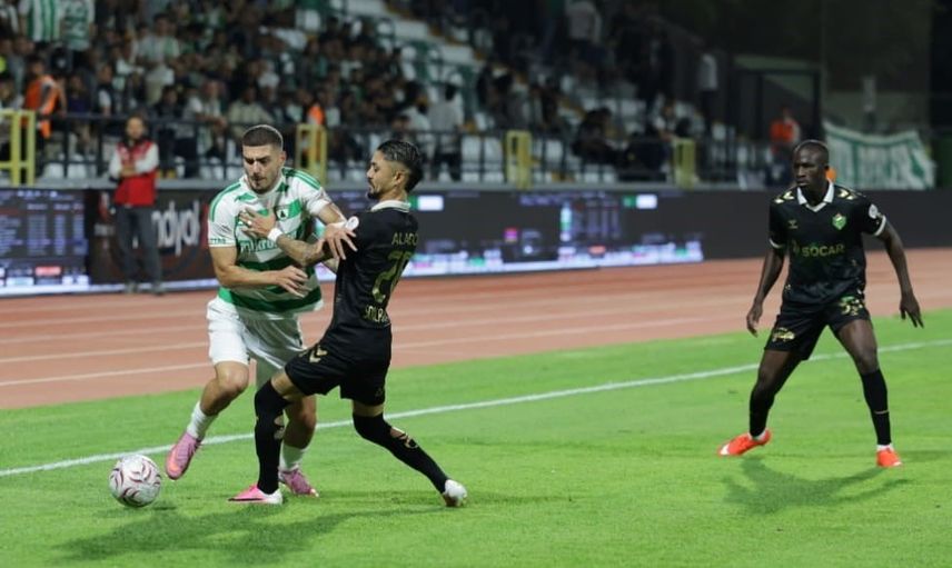 Muğlaspor son anda gelen golle Iğdır FK ile puanları paylaştı