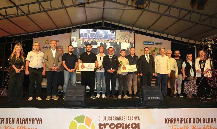Alanya’da tropik festivalde 679 gramla rekor kıran avokado birinci oldu