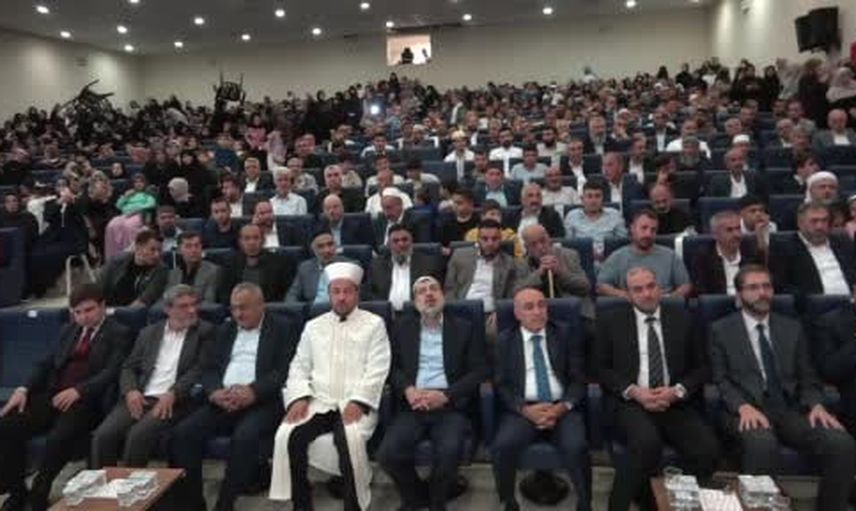 Bitlis'te hafızlık yolculuğunu tamamlayan 86 hafize icazetle taçlandırıldı
