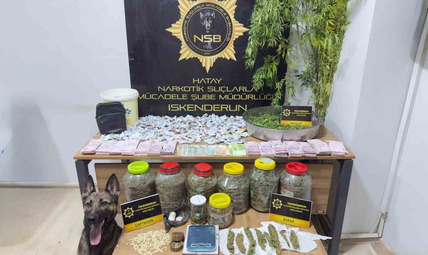 mutfak dolabına saklanan 4 kilo 621,80 gram esrar ele geçirildi