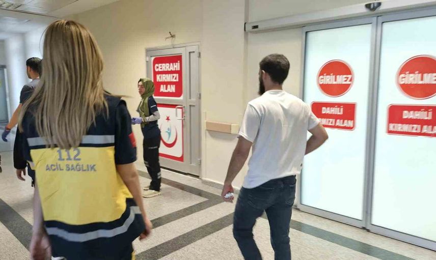 Adıyaman'da yükseklikten düşen fayansın başına isabet ettiği işçi hastaneye kaldırıldı