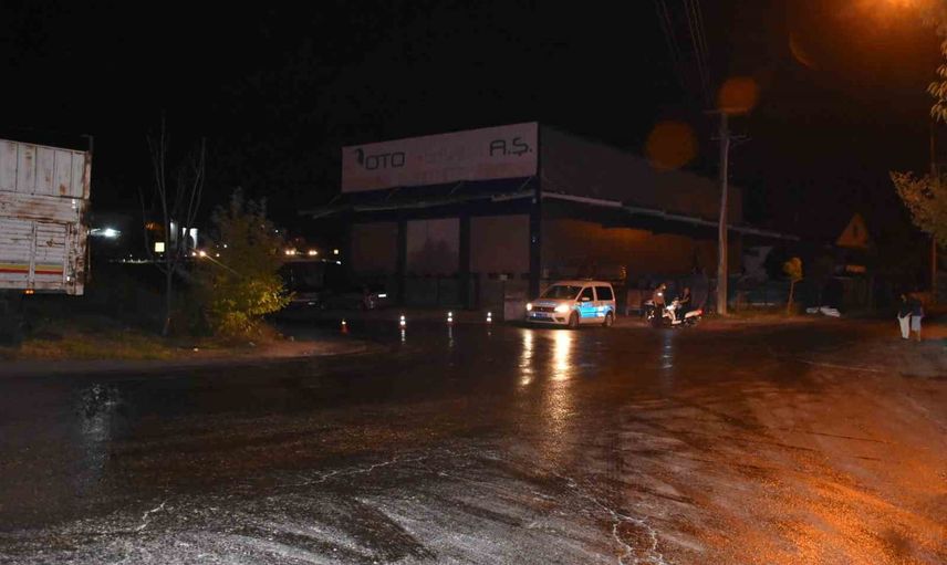 Hendek'te tuz ruhu sızıntısı: araç emniyete alınarak iki kişi tedaviye sevk edildi
