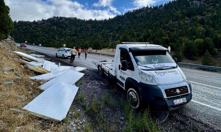 akseki'de iki ayrı trafik kazasında iki sürücü yaralandı