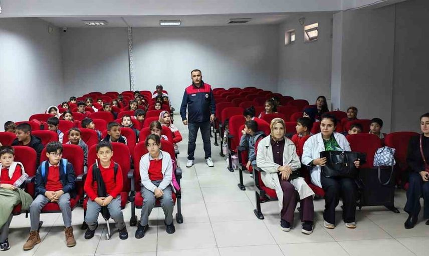 Palu'da miniklere gıdanın değeri ve su tasarrufu öğretiliyor