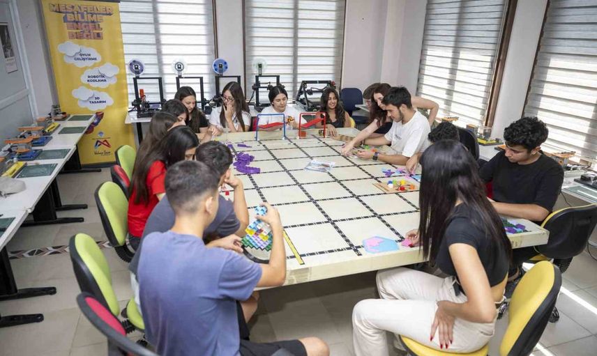 Çocukların fikirleri Mersin'de prototipe dönüşüyor