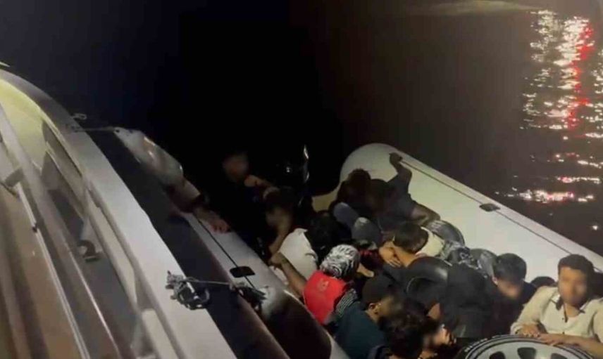 menderes açıklarında iki operasyonda 52 düzensiz göçmen yakalandı ve kurtarıldı