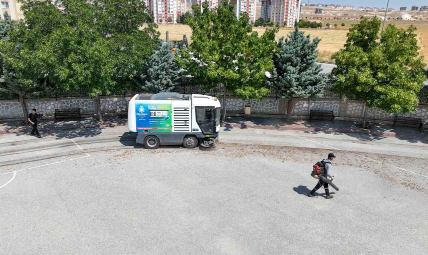 Selçuklu'da okullar bahçe bakımıyla yeni döneme hazırlanıyor