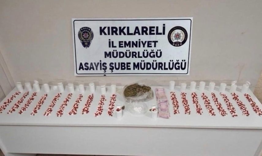 Lüleburgaz’da otogar çevresinde operasyon: çantasında 1.047 sentetik ecza ele geçirildi