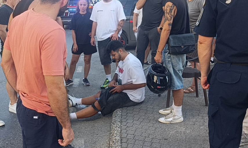 Manavgat'ta saniye saniye kaydedilen çarpışmada motosiklet sürücüsü yaralandı