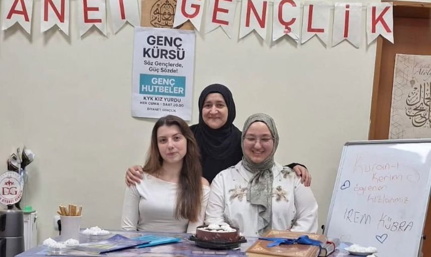 Üç haftada yurt dersleri iki öğrenciyi Kur'an-ı Kerim okumaya hazırladı