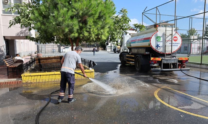 Küçükçekmece'de okullar 14 eylül öncesi kapsamlı bakımdan geçti
