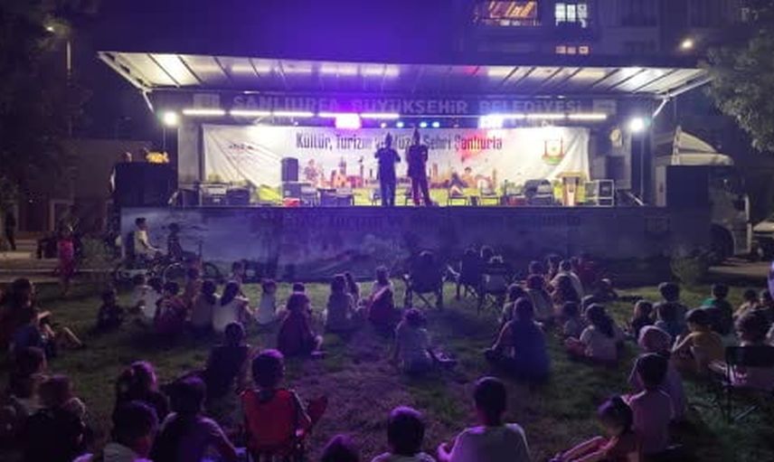 Karaköprü mesire alanı'nda Hacivat'tan Urfa türküleriyle dolu bir gece