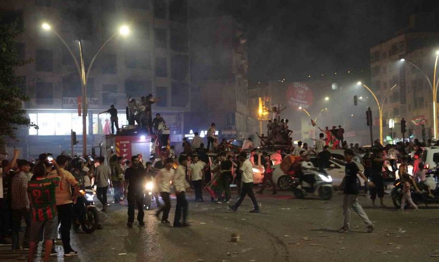 Cizre'de futbol şenliği: Amed'in Beşiktaş zaferi sokakları coşturdu