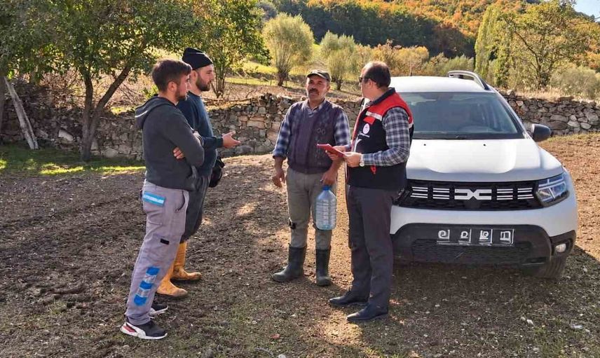 İscehisar'da tarladan teknik desteğe: üreticilerle saha çalışmaları hız kazandı