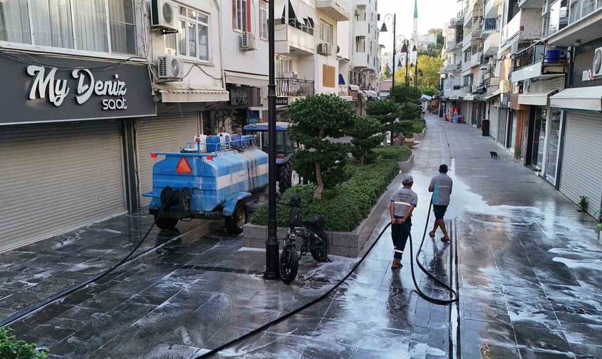 Sevgi Yolu sabah temizliğiyle yenilendi