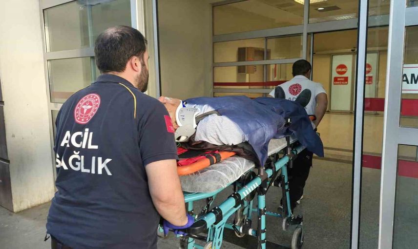 Adıyaman'da otobüste düşen yolcu hastaneye kaldırıldı