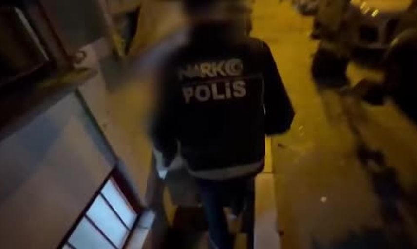 istanbul'da iki ilçede düzenlenen operasyonda 44 kilo 399 gram uyuşturucu ele geçirildi