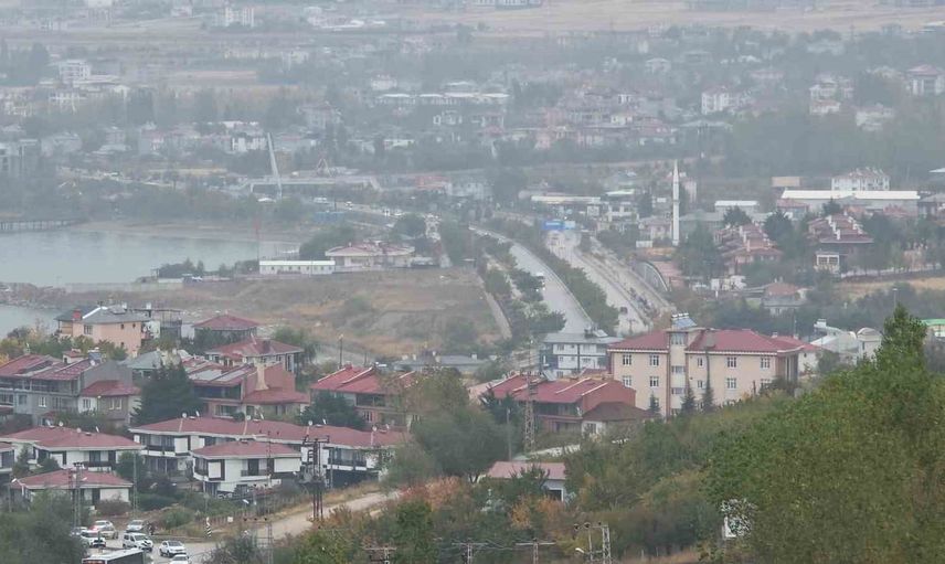 Van'da yağmurun ardından çöken sis kentte görüşü kısıtladı