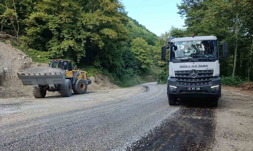 Değirmentepe köyünde kırsal yollar soğuk asfaltla yenilendi