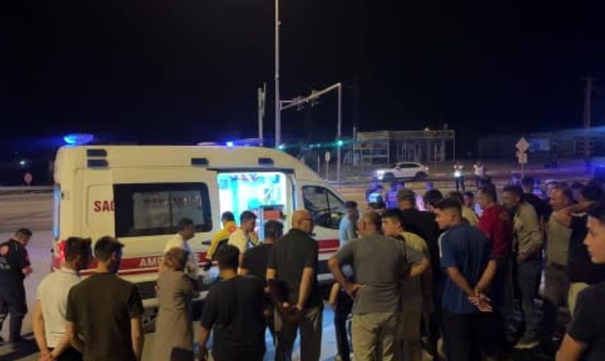 Işıklarda çarpışma: motosikletteki iki çocuk ağır yaralandı