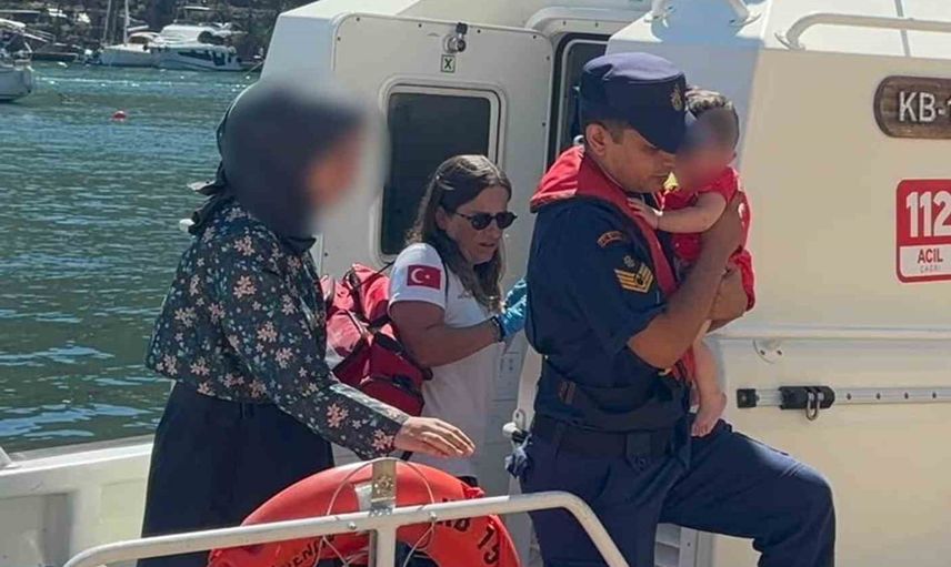 Fethiye açıklarında yaralanan bebek Sahil Güvenlik tarafından kıyıya ulaştırıldı