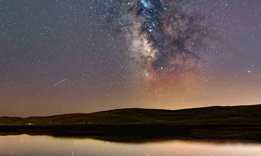 Keşiş Yaylası'nda gökyüzü şöleni: perseid meteor yağmuru Van'ın sessiz manzarasında