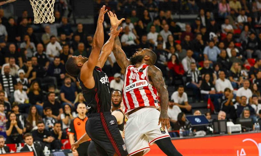 Beşiktaş evinde tutunamadı, Olympiakos 81-73 galip