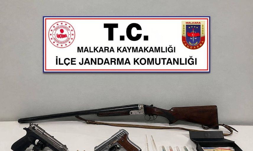Malkara'da ev baskınında tabanca ve av tüfeğiyle birlikte uyuşturucu aparatı çıktı