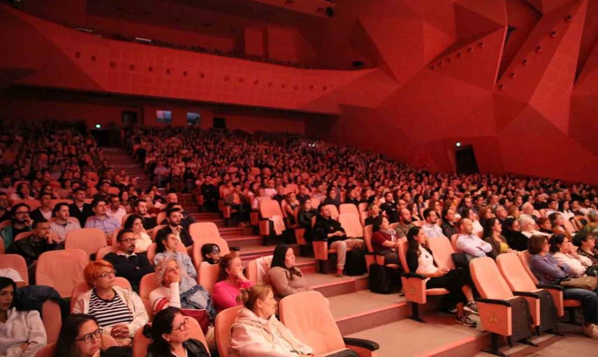 Eskişehir’de senfoni orkestrası sezonu opera ve operetle açtı