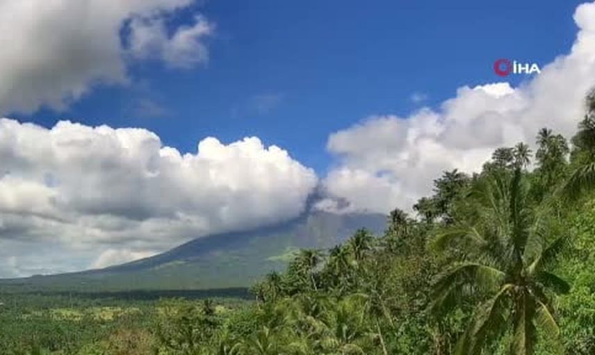 Mayon'daki patlama sonrası alarm seviyesi 3'e yükseltildi