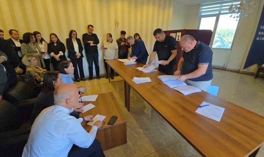 Karabük barosunda tarihi ilk: üç kadın aday arasından Sibel Şirin seçildi