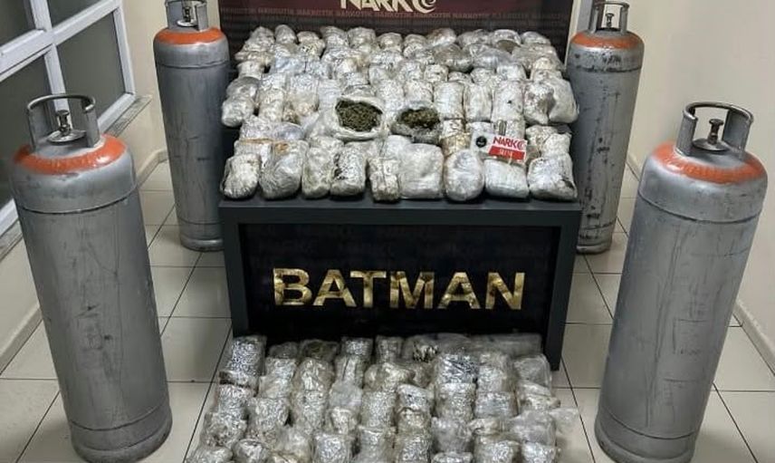 Batman'da sanayi tüplerine gizlenmiş 87 kilo 500 gram skunkla bağlantılı şüpheli tutuklandı
