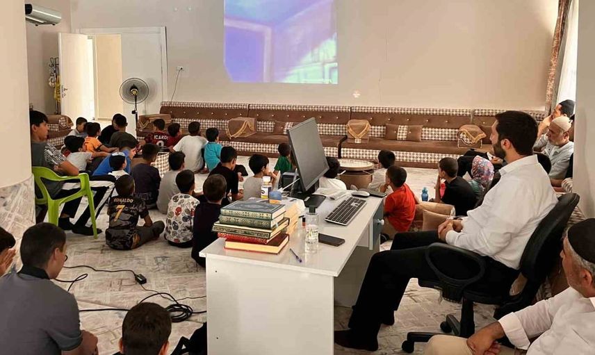 Dicle'de gençlik merkezinde Kur'an kursu öğrencileri film ve ikramla buluştu