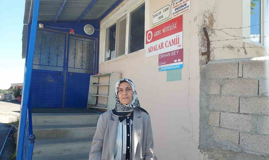Namaz sırasında tekmelenen kedi için soruşturma: şüpheli gözaltında, gönüllüler arıyor