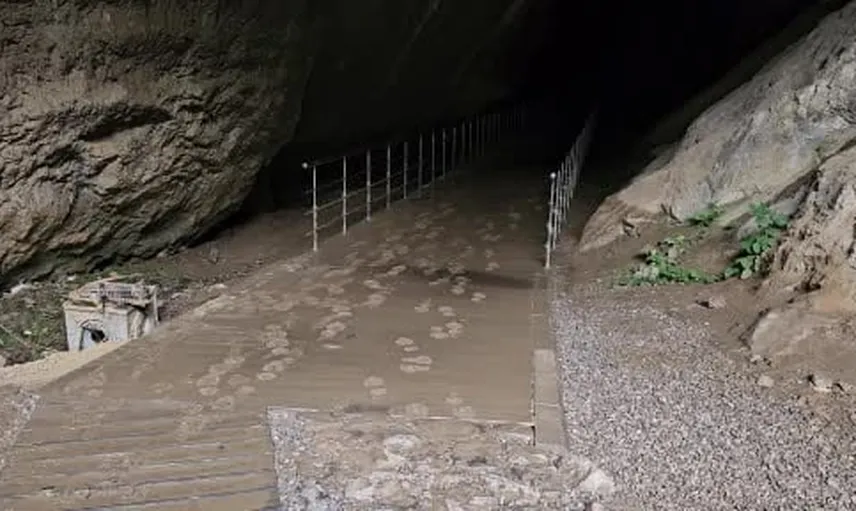 Gökgöl mağarası turistik bölümleri su ve çamurla dolunca kapatıldı